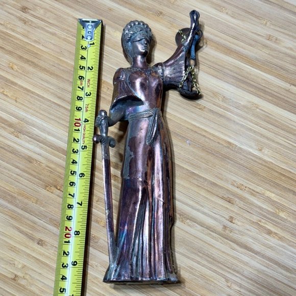 ๐๏ธ Blindfolded Lady Justice 9.5" Brass Sculpture - Ideal for Lawyers & Legal - Picture 2 of 10